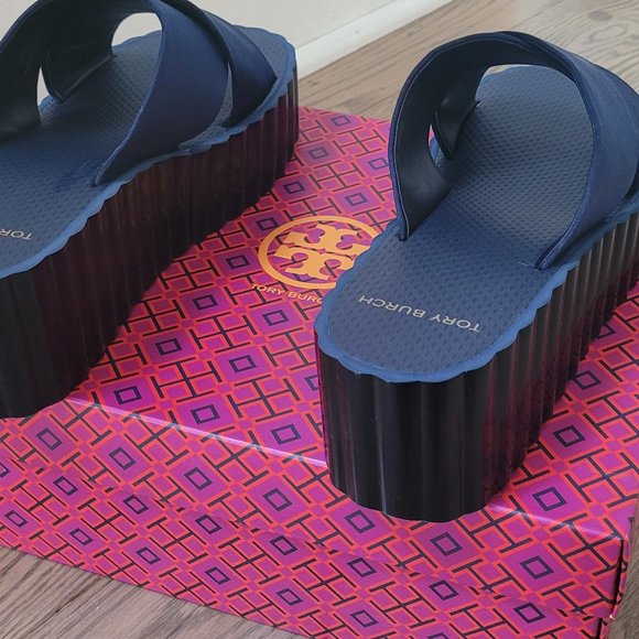 NIB! Tory Burch Scallop Wedge Flip Flop Satin size 10 Perfect Navy NWT - Picture 6 of 11